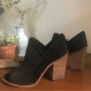 Vince Camuto Peep Toe Heel